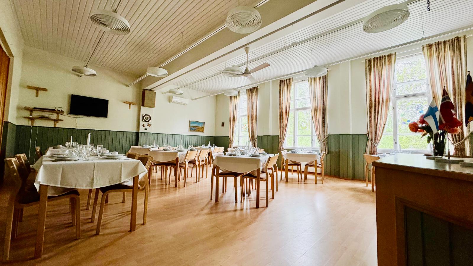 historiallinen-ravintola-2 SpaPro – Spa & Wellness Divi Child Theme-Image 64
